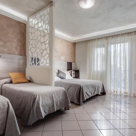 מלון Dolcevita 3*