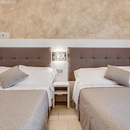 מלון Dolcevita 3*